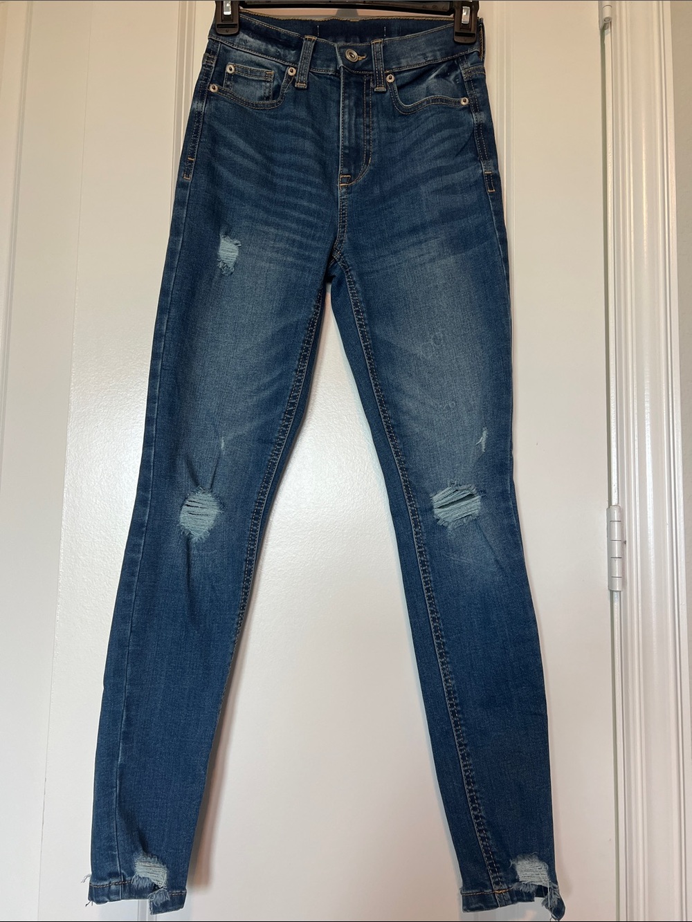 Women’s Distressed Dark Blue Skinny Jeans